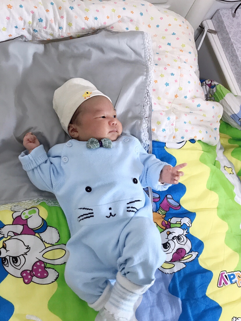 妈妈出太阳了，我们出去玩儿吧