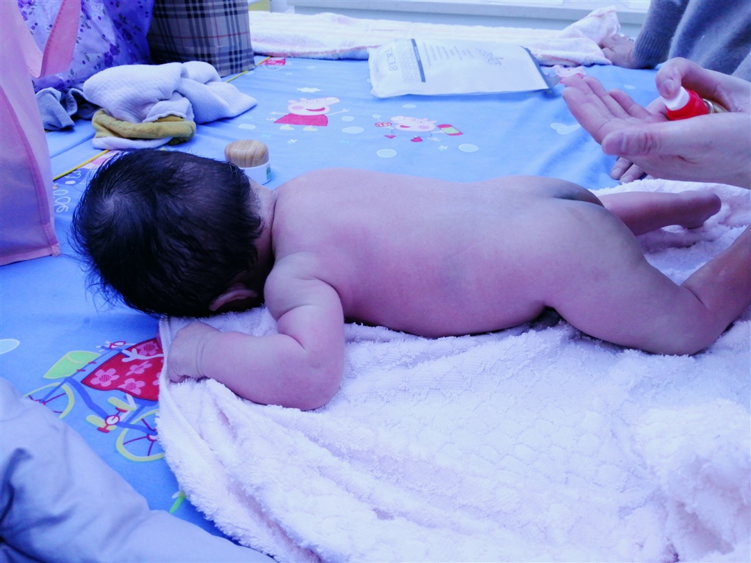 享受的小屁屁～