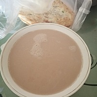 以前都是干呕，今天早上刚吃上点饭就吐了，这不会才是刚开始吧，今天早上的第二顿饭了，自己在难受也得...