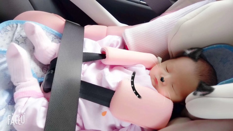 手提摇篮，这是刚出生的时候太软了不敢抱，才