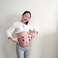 四月六号顺产六斤四两乔治一枚，凌晨三点宫缩见红，下午一点多生，用了无痛。八个月打的b超翻盘了…...