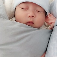 宝宝肠绞痛，哭的真的很让人心疼。