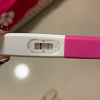 3月8号的末次月经，我4月5号的预测月经期，我4月1号晚上验孕棒就查出来两条杠，是怀孕了吗？第二天早上...