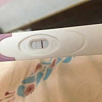 备孕一年零三个月 昨天去医院检查hcg5.63,很开心以为怀孕了。没想到今天大姨妈来了。盼子心切，简直疯魔...