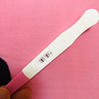 今早试的 和老公结婚不到一年 过几天去医院做检查确定一下 😊