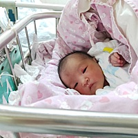 我是一个20岁的新手妈妈，宝宝19天了，熬过了怀孕的辛苦，终于把猪宝宝生下来了，我要生的那天早上5点就...