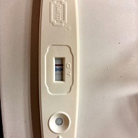 经期推迟了4天还没来（推迟1-2天正常现象），肚子一直悠悠痛，像快来姨妈的那种感觉 又有点不像，今早用...