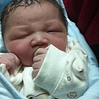 二胎小公主一枚，比姐姐出生白净。十月怀胎各种紧张各种情绪在产房听到你哭声那一刻都值了