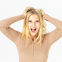 【5个容易使人发胖的日常行为，绝大多数人都中招了】 ˇ 【心情不好，不开心会发胖？】 答:YES . 当人们...