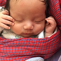 宝宝刚两个月，头胎带娃没经验老紧张怎么办，担心宝宝漾奶，本身他吐奶很厉害，经常奶能流到后背，担心...