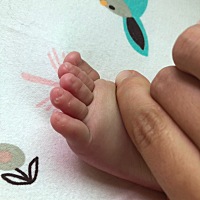 宝宝脚上长小水泡是怎么回事？？怎么能好呢