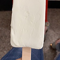 天气太闷了，没忍住，吃了根冰棒，满满的负罪感