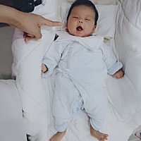 乔治快2个月啦， 每天自己一个人带累成狗！！！小儿难养只有自己养了才能体会！！