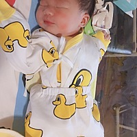 报喜了，4.8顺产小佩奇一枚，6.5斤，有侧切。不过看到宝宝好幸福