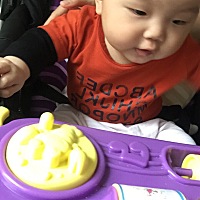 我宝宝5个多月才14斤，会不会太轻了。你们的呢