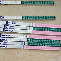 懂的宝妈，帮我看看有没有，还有两天到例假了