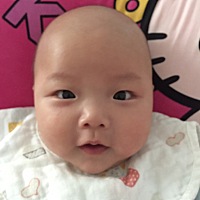 宝宝有点斗鸡眼，大了会好吗？