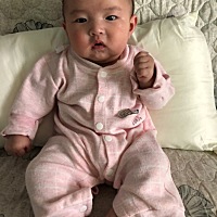 3个月了。都说三个月就好带了。是真的。比刚出生那时好太多。现在基本都能一觉天亮