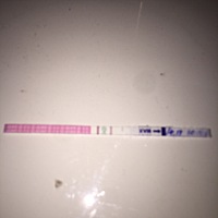 属于这个阶段，中间小腹感觉有稍微一点痛，是怎么回事？