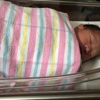 11号晚上十点多在家躺着好好的，大出血了，流了好多医生说超过了100cc，马上到医院，有宫缩了，开四指的...