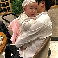 宝贝从出生到现在三个多月，第一次闹夜，摇头很厉害，是缺钙吗？以前一直是十点睡觉，睡到第二天天亮六...