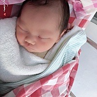 4月12号早上2点40分生下女儿，凑成好字，孕期个个都说是儿子！肚子尖、爱吃甜食，胃口超级好！祝大家都...