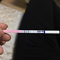 还有4天就该来月经了，排卵试纸还这么红，怎么回事？