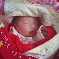 2019.4.9号上午9.23分剖宫产小棉袄一枚，和之前检查结果一样，整个孕期无忌口，宝宝生出来干干净净的，...