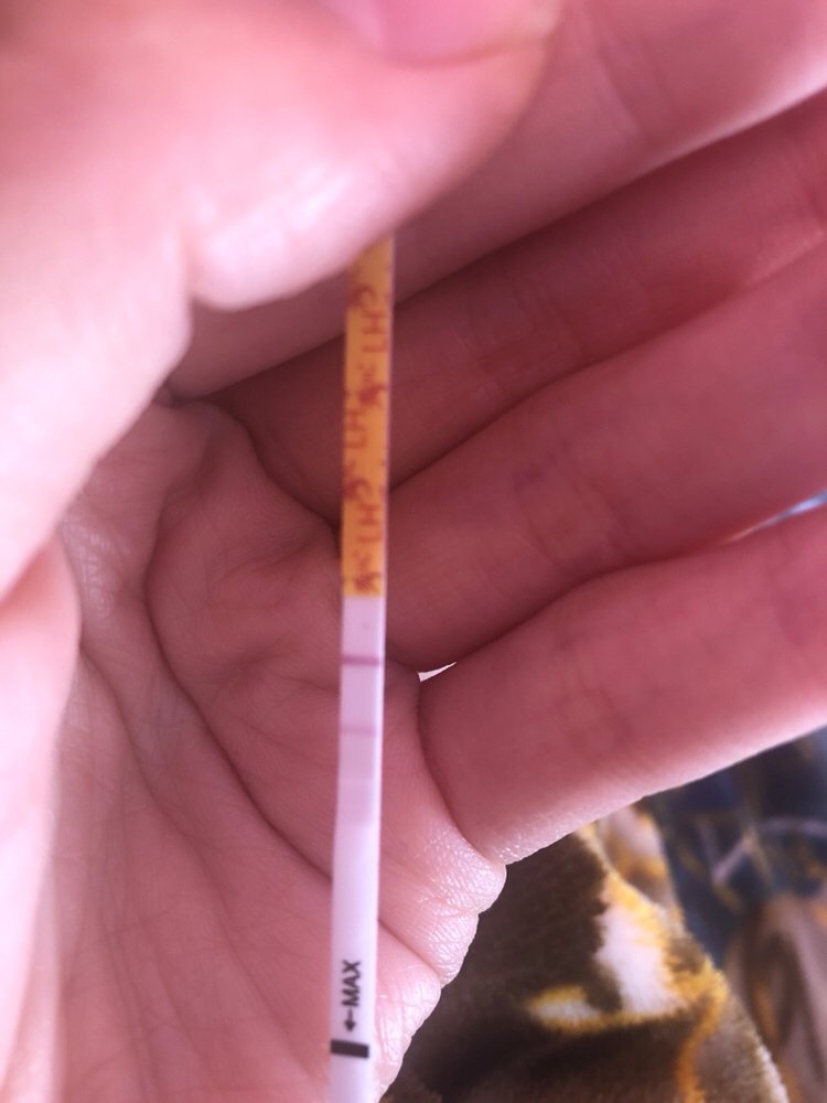 这是排卵了吗，怎么一深一浅呢