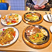 生活的理想是努力过上理想的生活 贫穷是我前进的动力 热爱生活每天都活的充满仪式感❤️