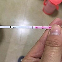 用秀儿验出早早孕红杠有5天了，还没官方，这几天肚子左边刺疼刺疼，怎么回事啊？