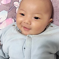 宝宝肠绞痛怎么办啊，这两天晚上都在哭闹，怎么哄都哄不好，很心疼