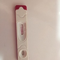 这是怀了嘛？！还是验孕棒有问题。