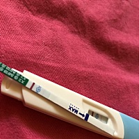 3月15末次月经，今天测双杠，感觉两侧腹股沟胀胀的，正常吗？去年9月份怀了一个也是同样感觉，最后自己...