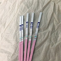 连续几天测都是强阳，今天也是，早孕还是白板，焦急呀，还有五天到月经期，还有希望吗？备孕已经半年多...