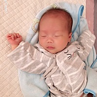 一个月大的宝宝要添加什么吗？鱼肝油什么牌子的好呢？