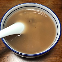 蕨麻粥，蕨麻俗称人参果，我妈专门让人从青海寄来给怀孕的妹妹喝的~我也跟着喝~