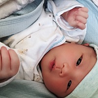 2019年4月5日晚上8点开始有阵痛，4月6日晚上10点出生，全程阵痛26小时，痛到无法呼吸，催产素，缓解疼痛...