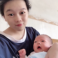 一个月的宝宝要添加什么好呢？医生叫吃鱼肝油，还要添加什么吗？