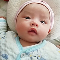 小公主，妈妈希望平平安安快快乐乐长大