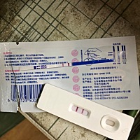 早上起来刚测的，这个应该大部分可能是怀孕了吗，第一张是一显出来就拍的，第二张是等了五分钟的 1 2