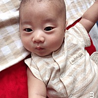 大家都是怎么给娃穿衣服的？ 环境：东北停采暖中，南屋居住，白天温度20，晚上18-19度。娃衣着：白天～...