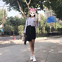 对比怀孕前怀孕后看自己简直难过死，当妈真是不容易。终于卸货的时候，疼了两天两夜结果羊水不好加胎位...