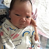 月子好无聊，只能抓拍你的丑照留念。😂