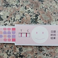 15号排卵，金秀.儿的半定量强阳以后安排的，当时出了少量的血，以后一直小腹不舒服，腰酸，今天有急事跑...