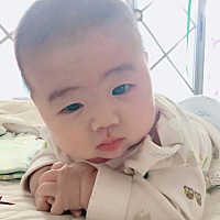 宝宝脖子红了摸啥好的快啊？抹油还是抹粉啊？有好的推荐吗？