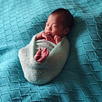 不知道为什么经常会感觉焦虑，眼泪还说流就流，月子已经小二十天了貌似流过四次眼泪了。知道这样不好但...