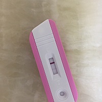 末次姨妈3.21号来的，17号就开始测出来有条淡淡的，但是昨晚有点见红，今早上还有点点褐色分泌物，不知...