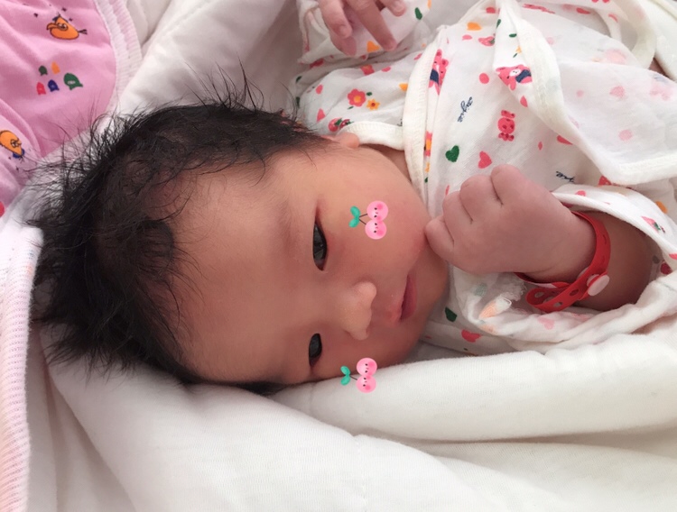 经历四天疼痛，8个小时顺产，终于迎来我的小棉袄，😄