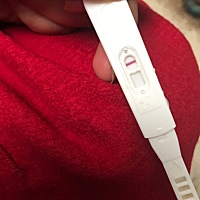 排卵期第3天，这是白板吗，怎么老营约盯着看是像有线😭